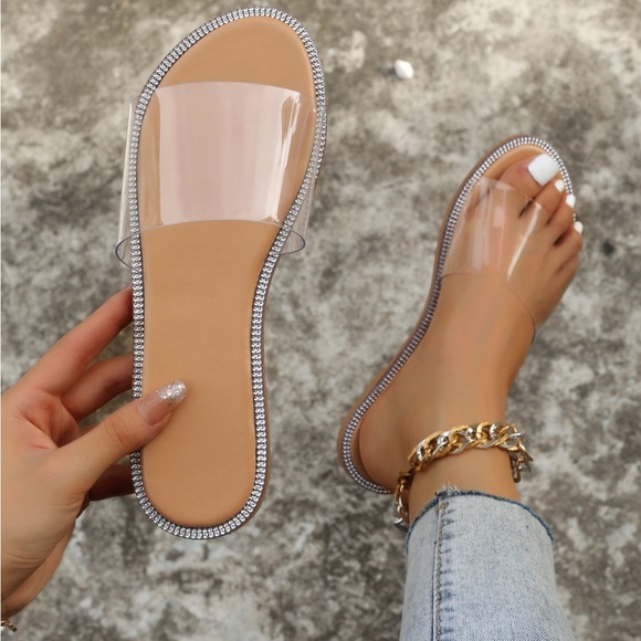 Sandals - Picture 1 of 2